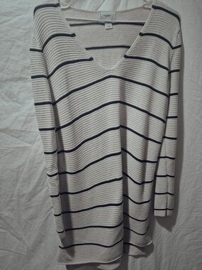 Old Navy Striped V-Neck Sweater